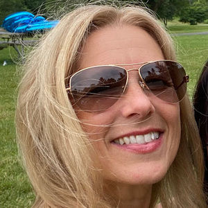 Meet your Posher, Dana